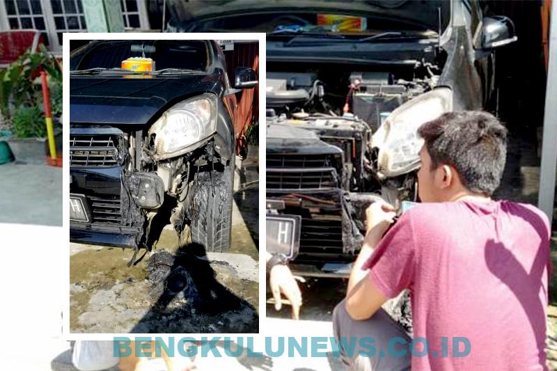 Diduga Diteror, Mobil Wartawan Dibakar