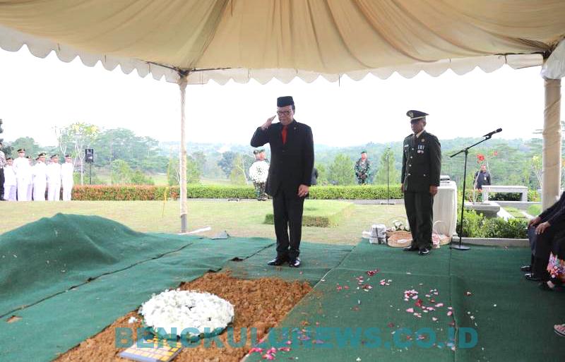 Mendagri Sebut Banyak Jasa yang Dibuat Hari Sabarno untuk Bangsa