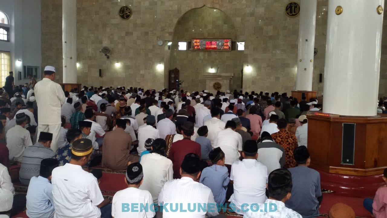Belasan Juta Zakat Terkumpul di Masjid Jamik Baitul Makmur Curup