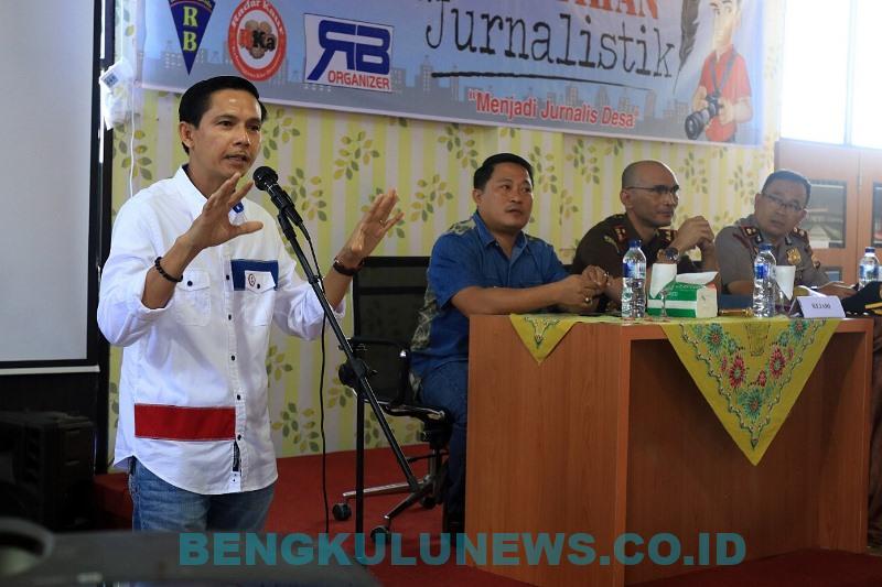 Bupati Kaur : Buatlah Berita yang Benar dan Berimbang