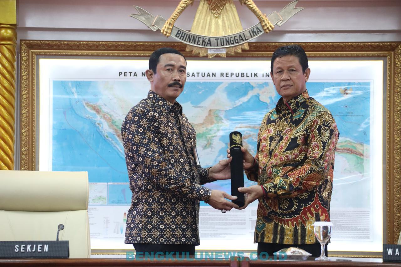 Isdianto Plt Gubernur Kepri