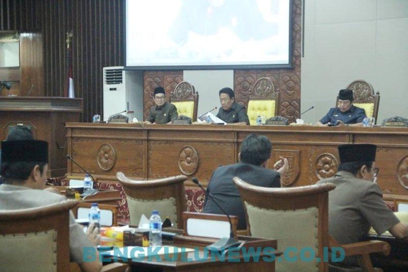 Jawaban Gubernur atas Pandangan Fraksi Tentang Pertanggungjawaban Pelaksanaan APBD TA 2018