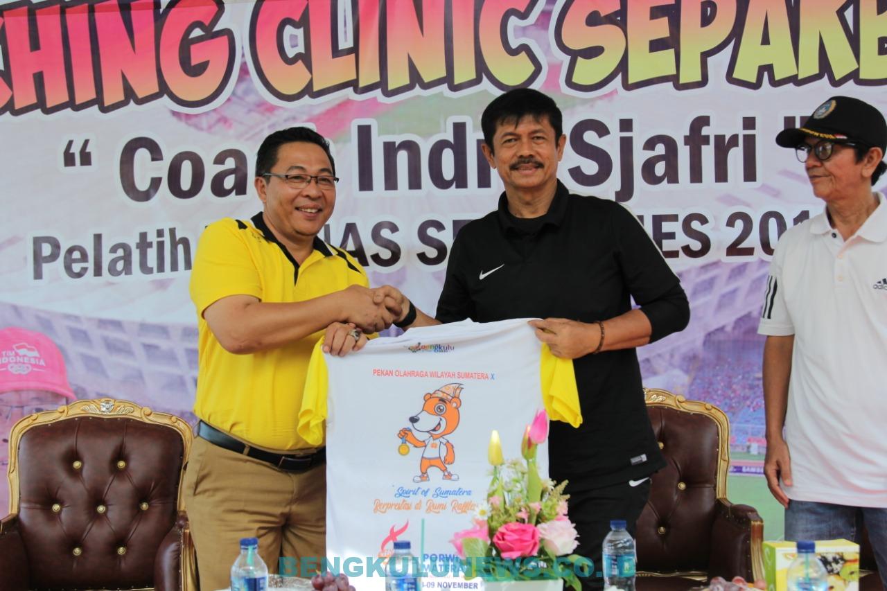 Motivasi Atlet Sepak Bola, Indra Sjafri Hadir di Bengkulu