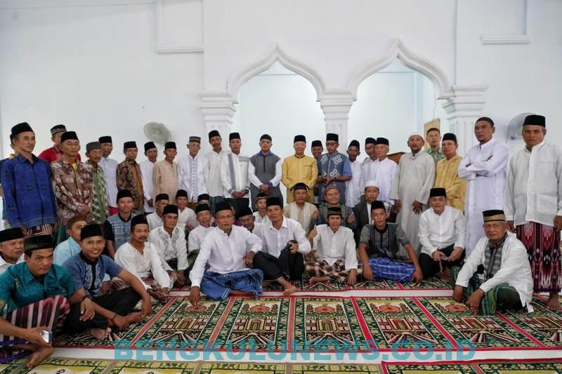 Sapa Masyarakat Tanjung Aur, Gubernur Rohidin Tegaskan Pemerataan Pembangunan