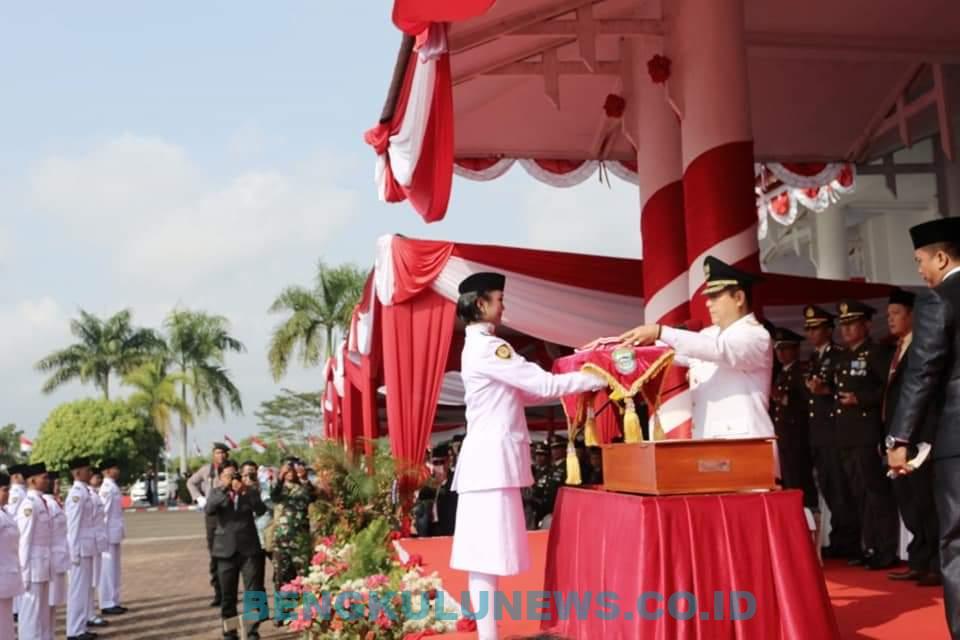 Upacara HUT RI Ke-74 Berlangsung Khidmat