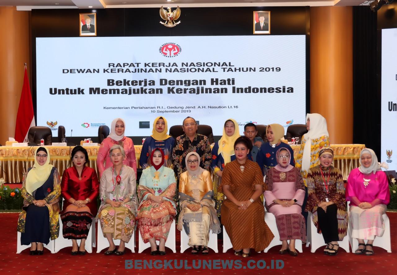 Ketua Dekranasda Provinsi Bertekat Kembangkan Industri Kreatif Daerah