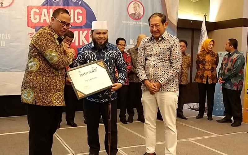Wali Kota Bengkulu Terima Natamukti 2019 ICSB City Awards