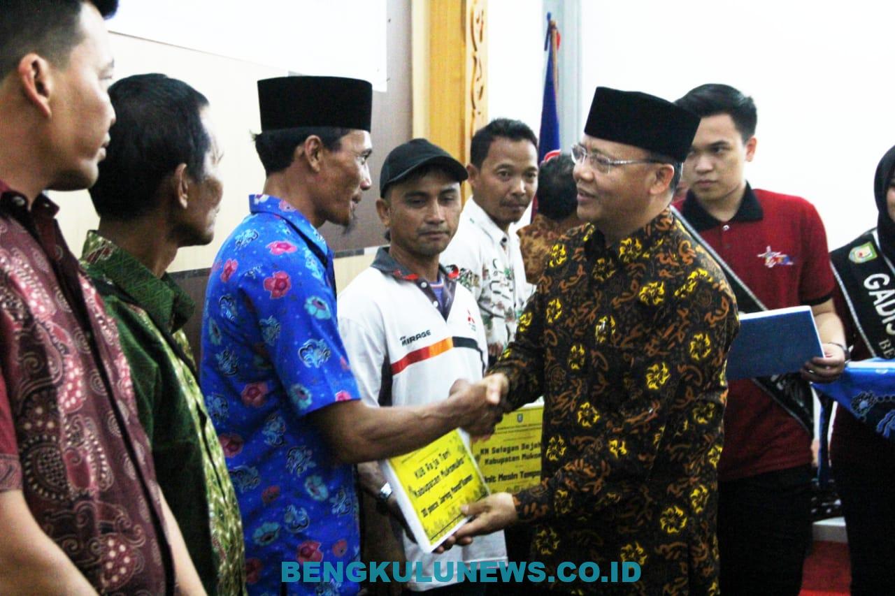 Nelayan Mukomuko Dapat Bantuan Mesin dan Alat Tangkap