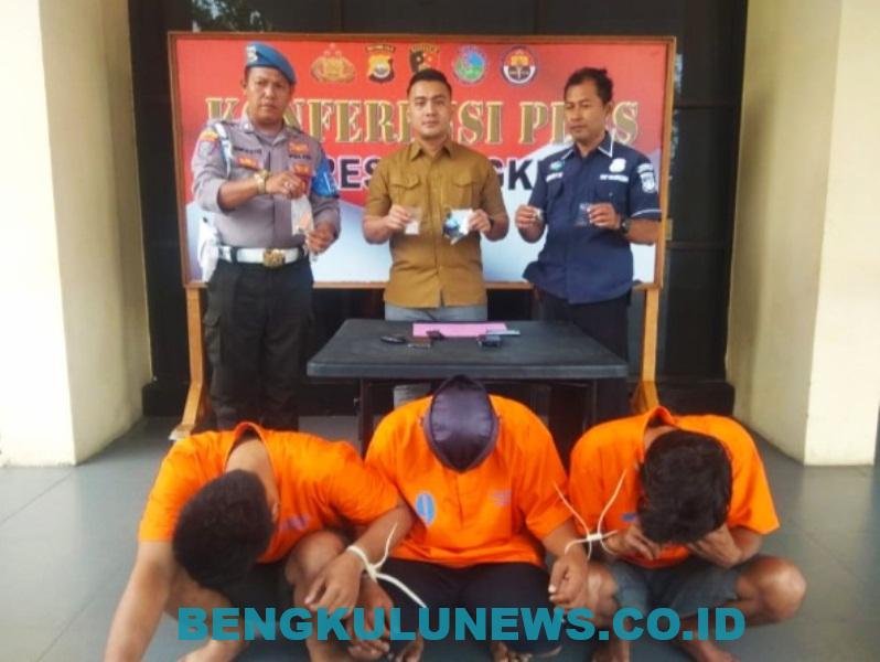 Tiga Pelaku Narkoba Dibekuk Sat Narkoba