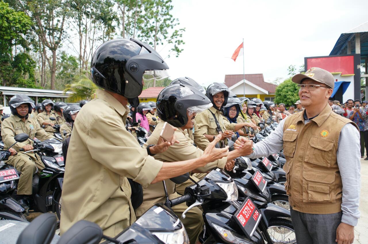 Komitmen Dongkrak Sektor Pertanian, 119 Motnas Diserahkan ke Penyuluh Pertanian