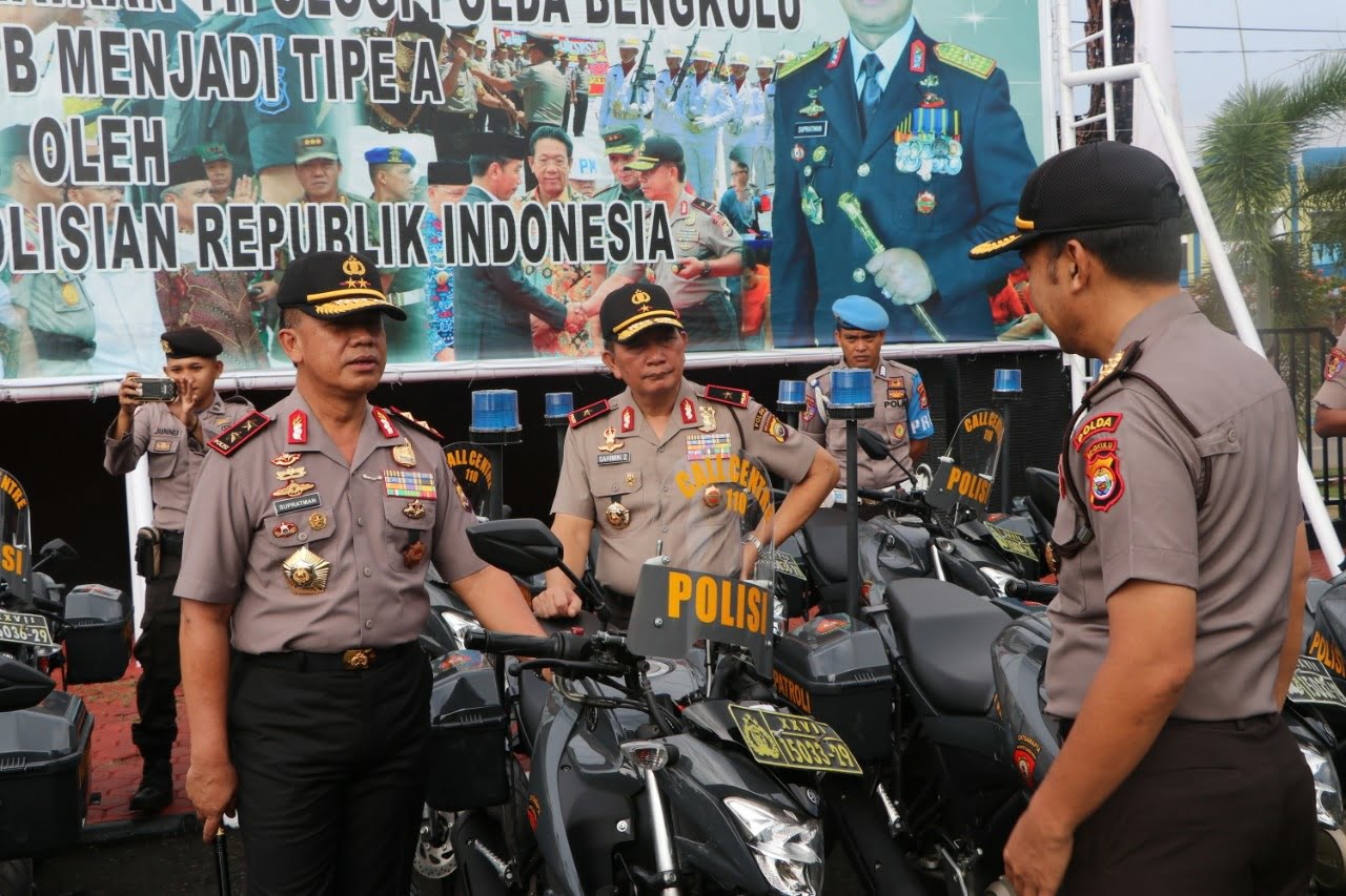 Kapolda Bengkulu Serahkan 100 R2, 350 Road Blocker dan 1 Rantis