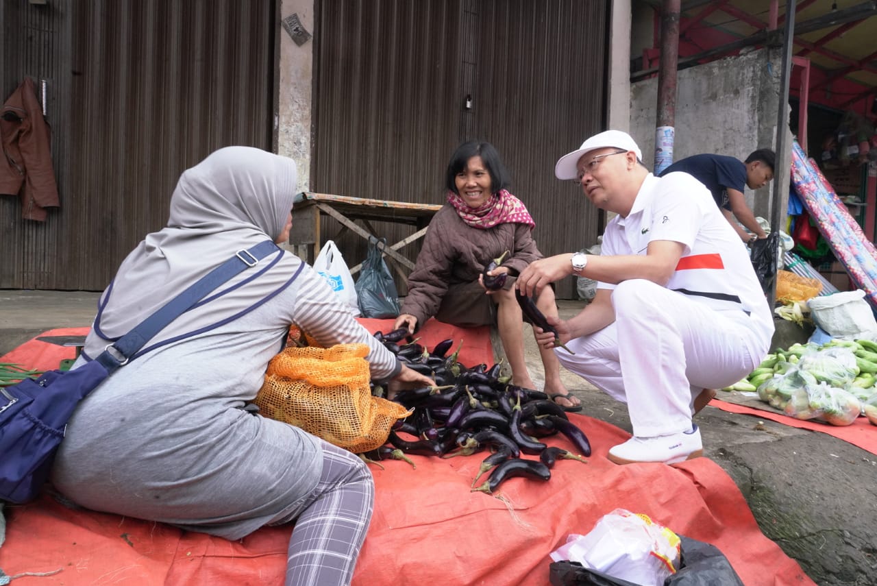 Gubernur Rohidin Pantau Harga Sembako Pasar Tradisional Kepahiang