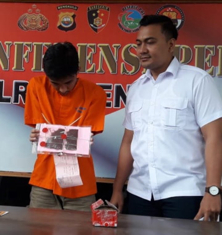 Lagi Ambil Paket, Pria Ini Dicokok Polisi