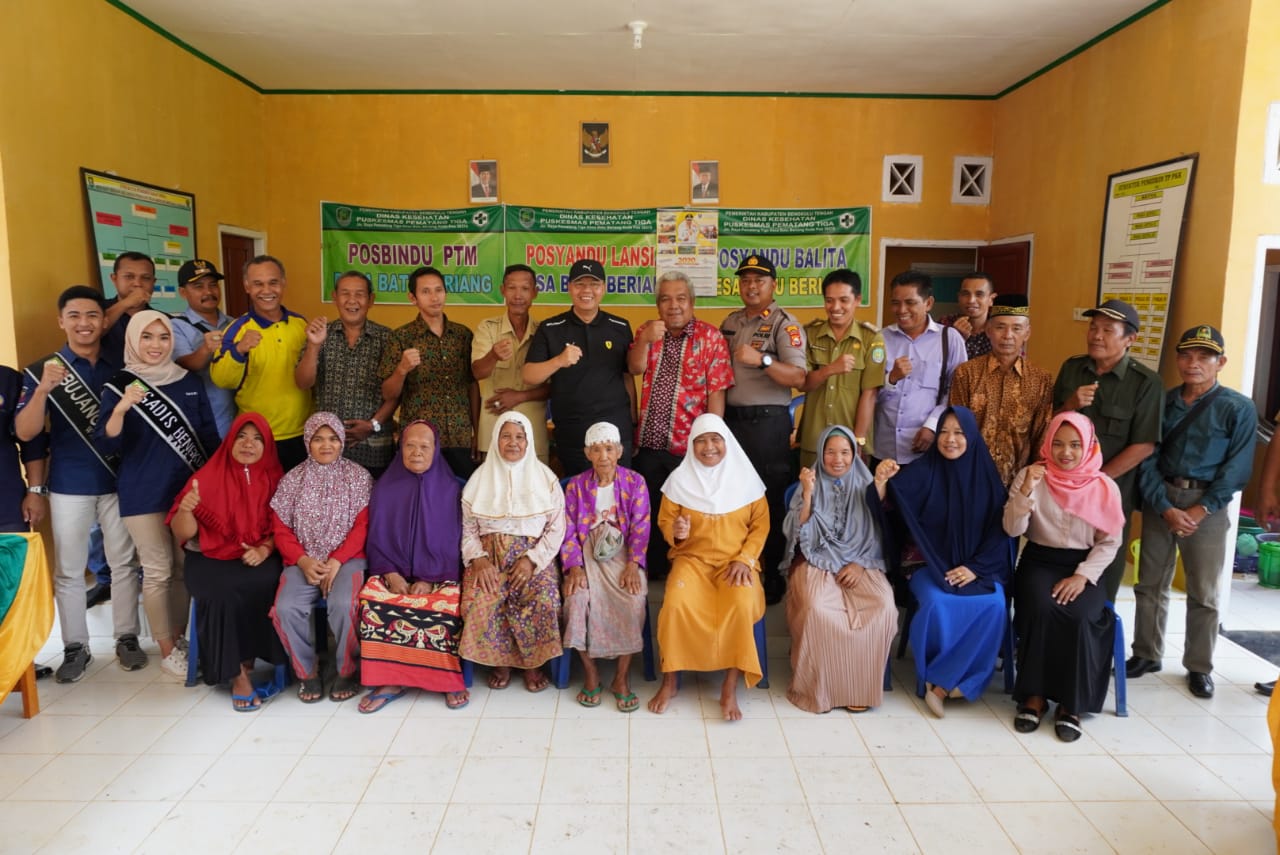 Warga Desa Batu Beriang Terima Kasih pada Rohidin