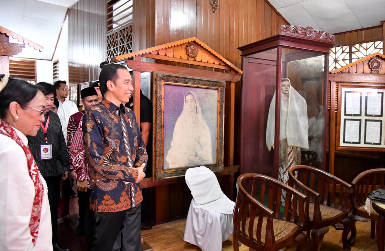Resmikan Monumen Fatmawati, Presiden: Bukti Rasa Hormat Kita Atas Perjuangan Beliau
