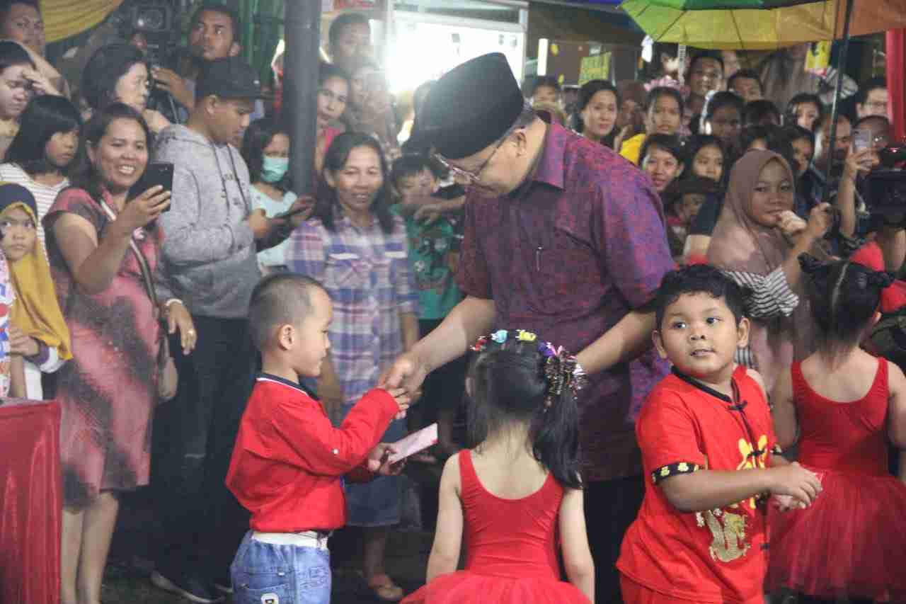 Rohidin dan Warga Tionghoa Meriahkan Cap Gomeh di Kampung Cina