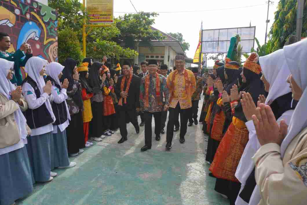 Rohidin Apresiasi Prestasi SMA IT Iqra Bengkulu