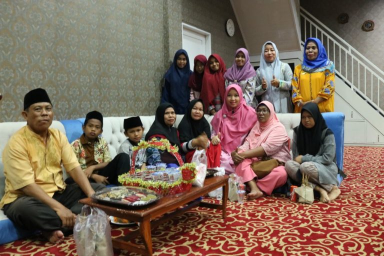 Disambangi Anak Asuh Wali Kota, Khairunisa : Mereka Layak Mendapatkan Kebahagiaan