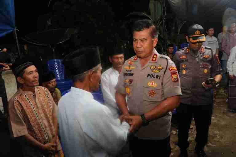 Kapolda Bengkulu Datangi Rumah Keluarga Korban Tambang Tradisional