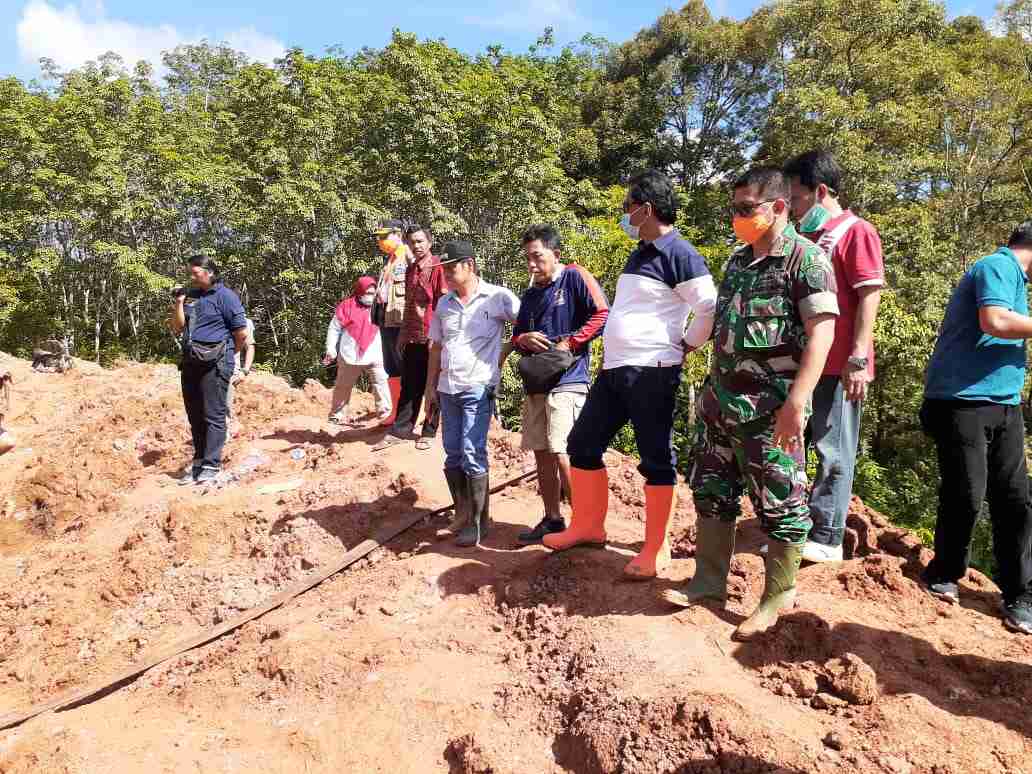 BPBD dan PUPR Provinsi Bengkulu Tanggulangi Longsor di Jalan Penum – Merigi