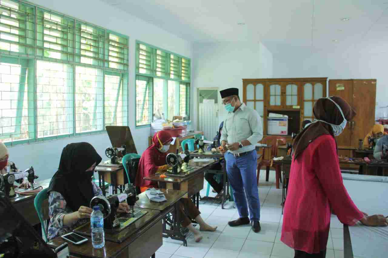 Wagub Bengkulu Tinjau Pembuatan Masker di BLK