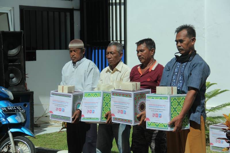 Hiswana Migas dan Pemprov Bengkulu Bagikan Sembako kepada Warga Terdampak Covid-19