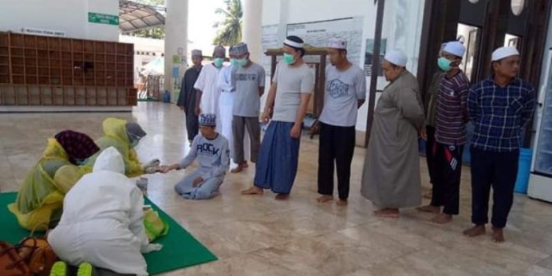Jama'ah Tabligh di Masjid At-Taqwa menjalani rapid test