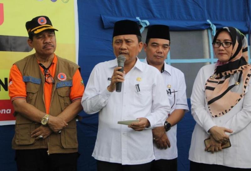 Sekda Provinsi Bengkulu Hamka sabri (tengah) Didamping Kepala BPBD Provinsi, Asisten 2 dan Direktur RSUD M Yunus Bengkulu