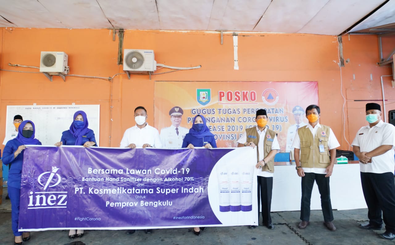 Kosmetikatama Super Indah Berikan Bantuan 1000 Hand Sanitizer