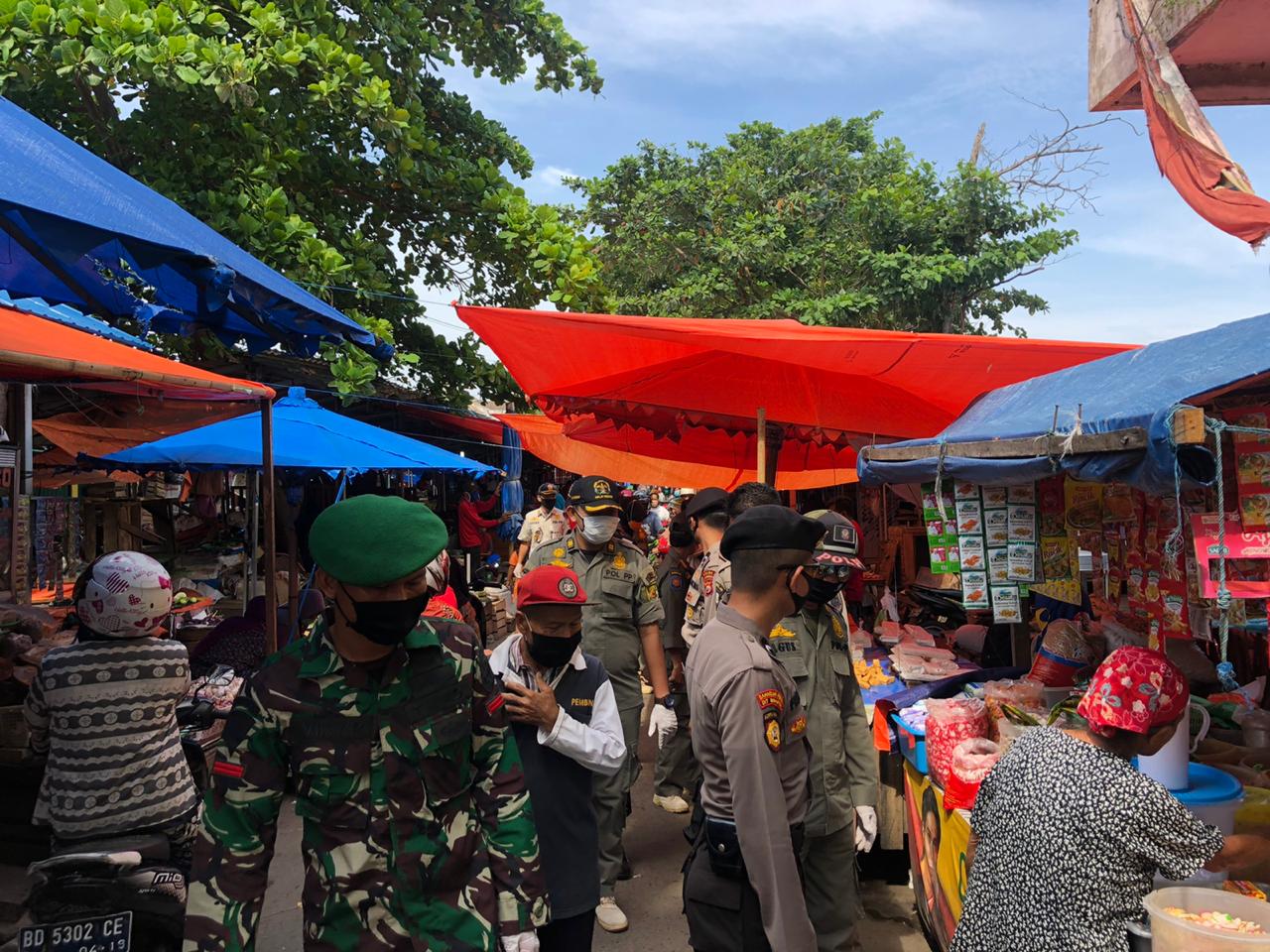 Tidak Pakai Masker Pedagang dan Pembeli Disanksi