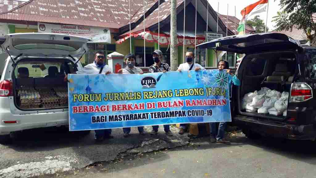 FJRL Salurkan Puluhan Paket Sembako