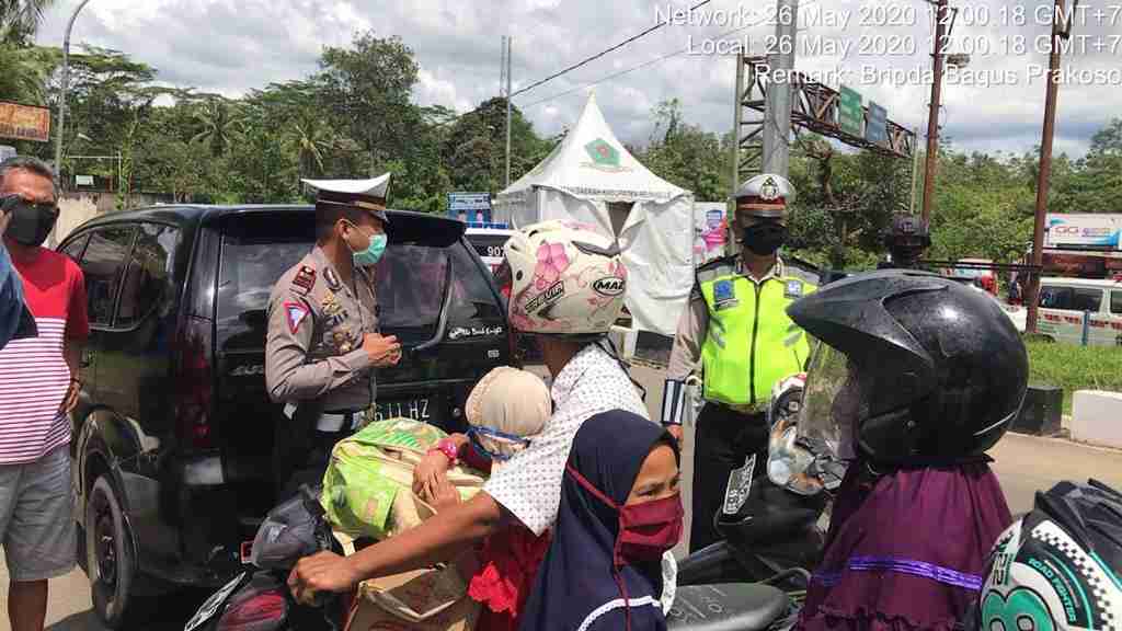 Polisi Putar Balik Kendaraan di Pos Batas Rejang Lebong-Lubuklinggau