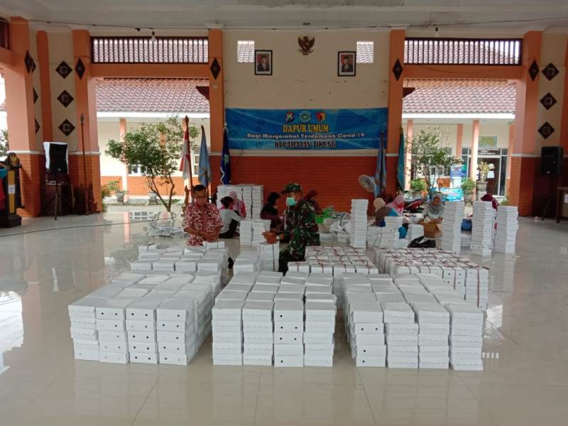 Puluhan Ribu Sehari, Menu Berbuka dan Sahur Disiapkan di Dapur Umum Lamongan