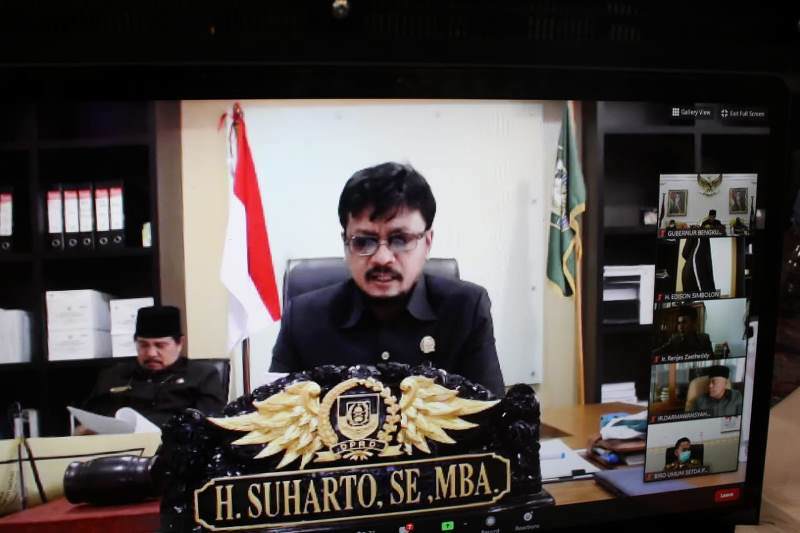 Paripurna Perubahaan Status Bimex, Gubernur Bengkulu Sampaikan Nota Jawaban