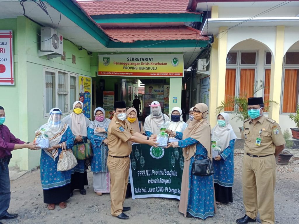 Dewan Provinsi Bengkulu Berikan Bantuan Multivitamin untuk Tenaga Medis