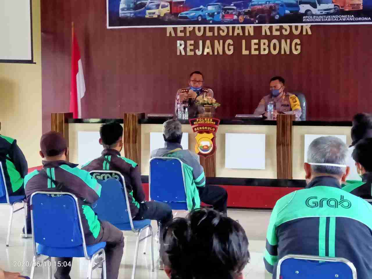 Polres Rejang Lebong Salurkan Bantuan Bagi Ratusan Pengemudi