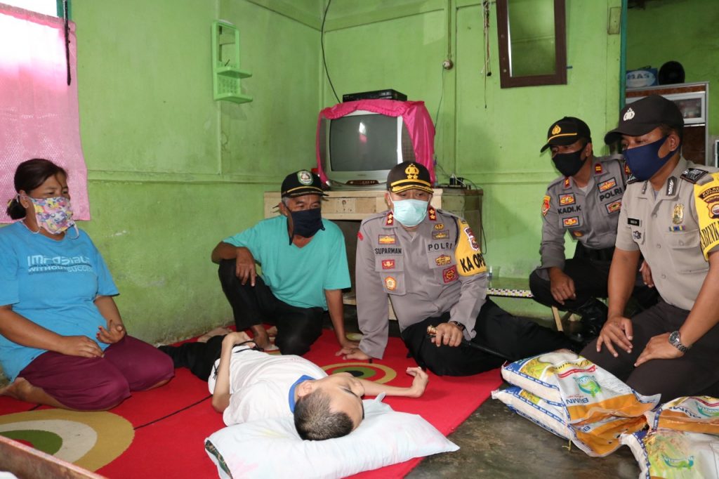 Rian, Pengidap Disabilitas Dapat Bantuan dari Polres Kepahiang