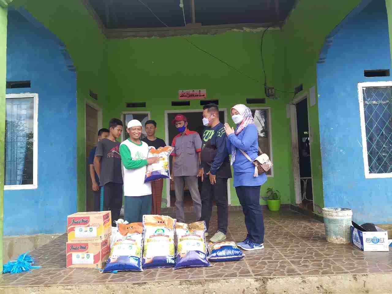 Jurnalis dan Polisi Salurkan Bantuan Dalam Rangka HPN di Rejang Lebong