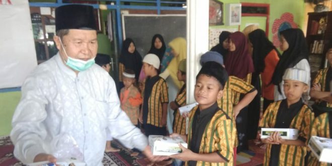 Pemkot Berbagi Nasi Kotak Untuk Fakir Miskin