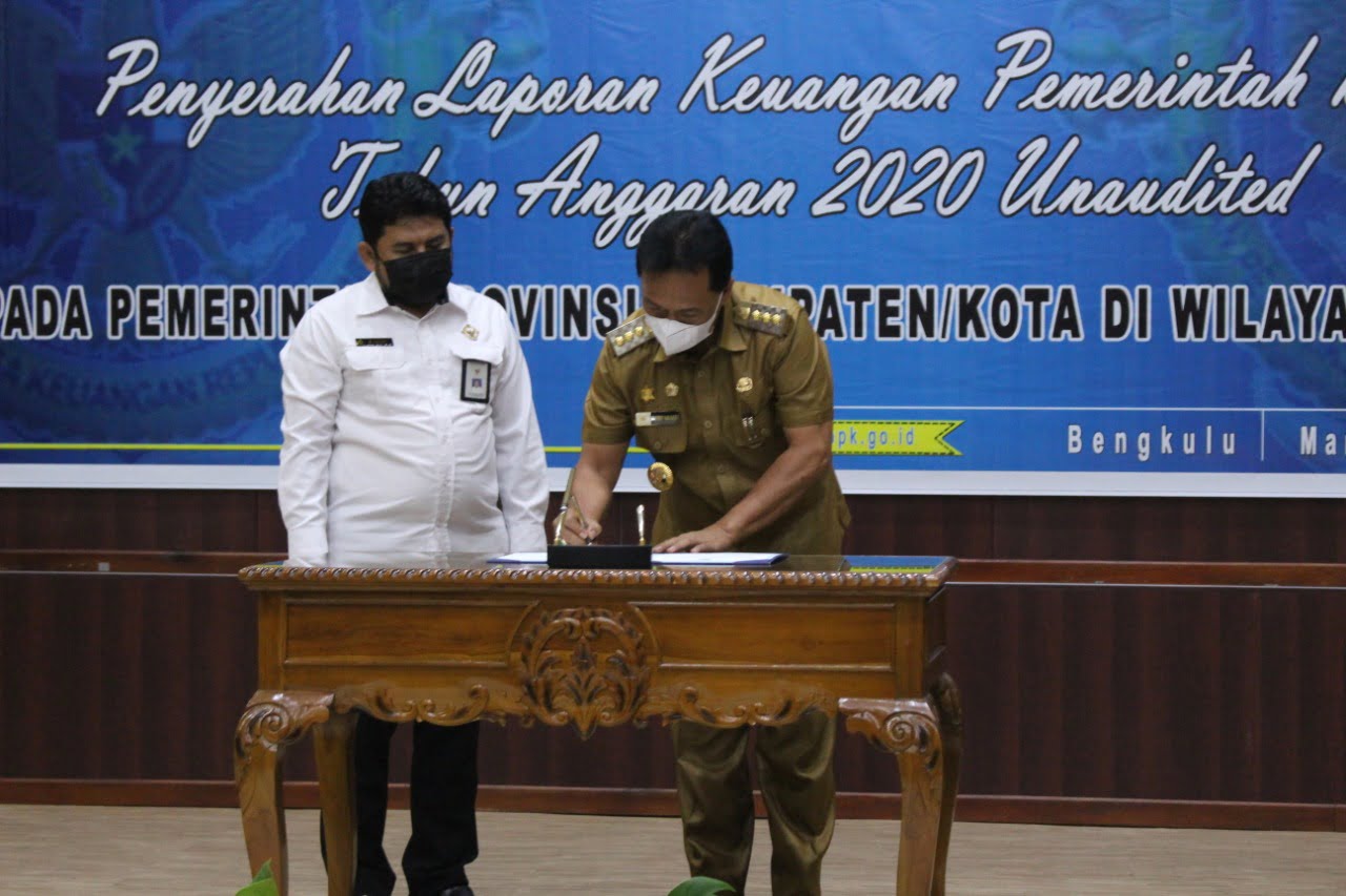 Bupati Benteng Serahkan Laporan Keuangan pada BPK