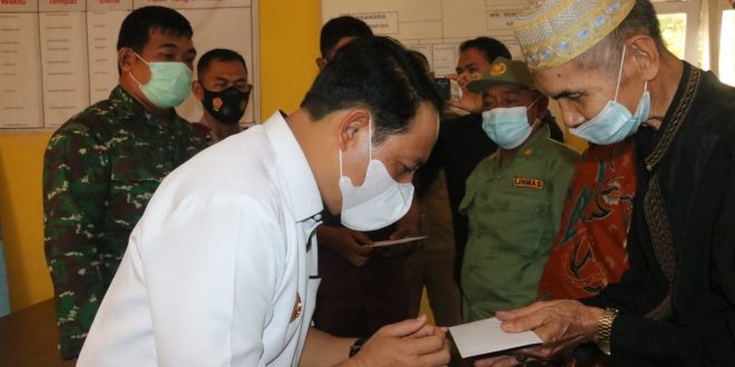 Wawali Minta Camat dan Lurah Ajak Warga Jaga Kebersihan dan Tanam Bunga di Taman