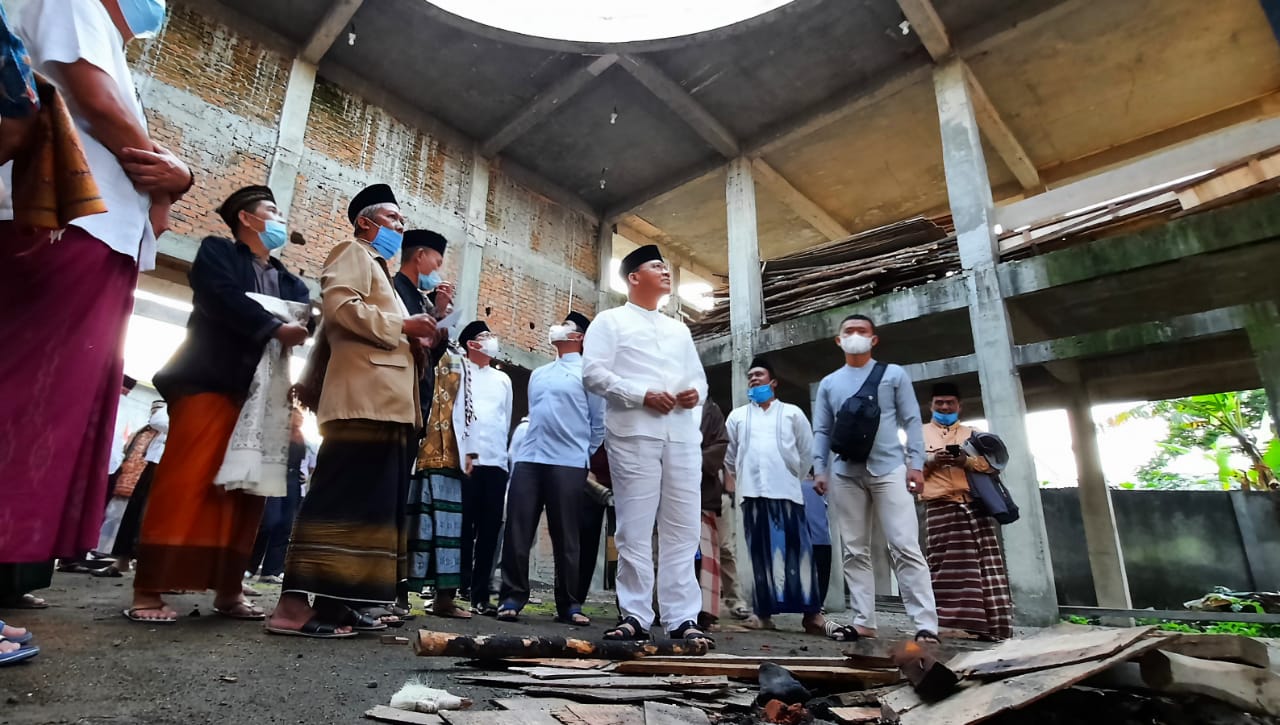 Bangun Masjid, Gubernur Apresiasi Semangat Gotong Royong Masyarakat Tempel Rejo