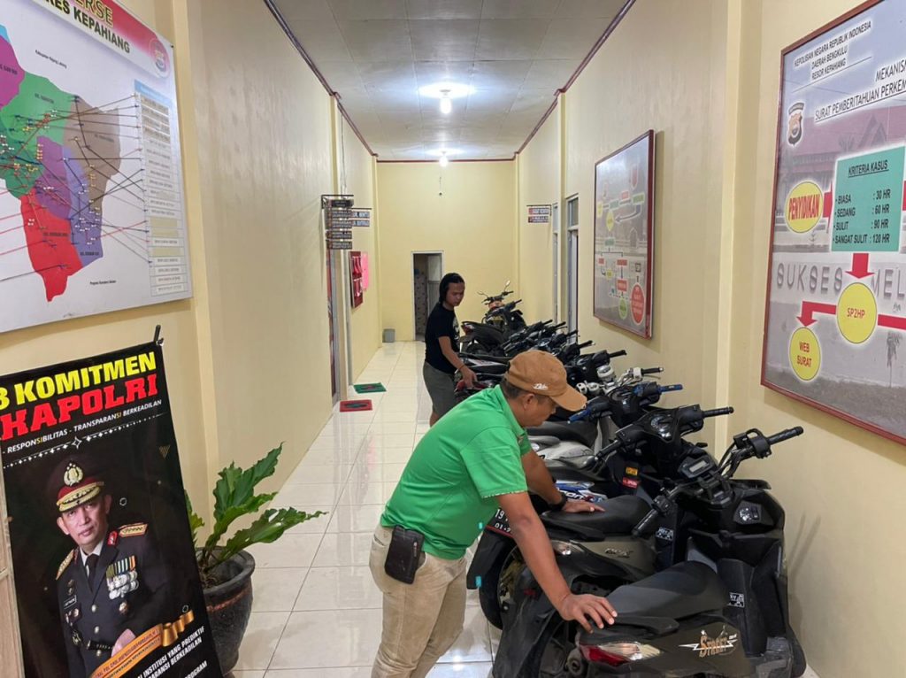 Polres Kepahiang Cegat Truk Bermuatan Motor Bodong