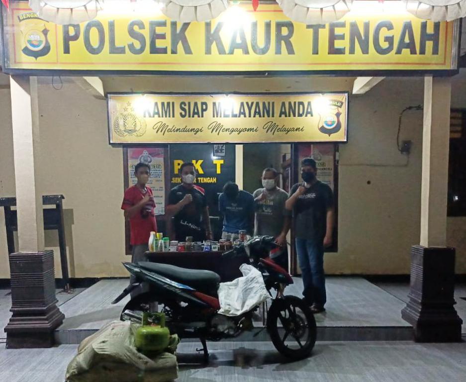 Masuk Lewat Plafon, Pelajar SMA Ini Kuras Warung Warga