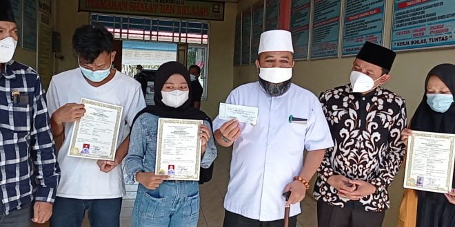 Helmi Hasan Tebus Rp 5 Juta untuk Ijazah Pelajar yang Ditahan Sekolah
