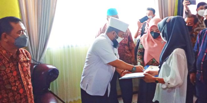 Walikota Helmi Hasan Kembali Datangi Sekolah yang Tahan Ijazah Siswa
