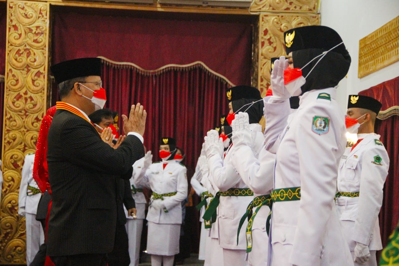 Ini Pesan Gubernur Rohidin saat Pengukuhan Paskibra Provinsi Bengkulu 2021