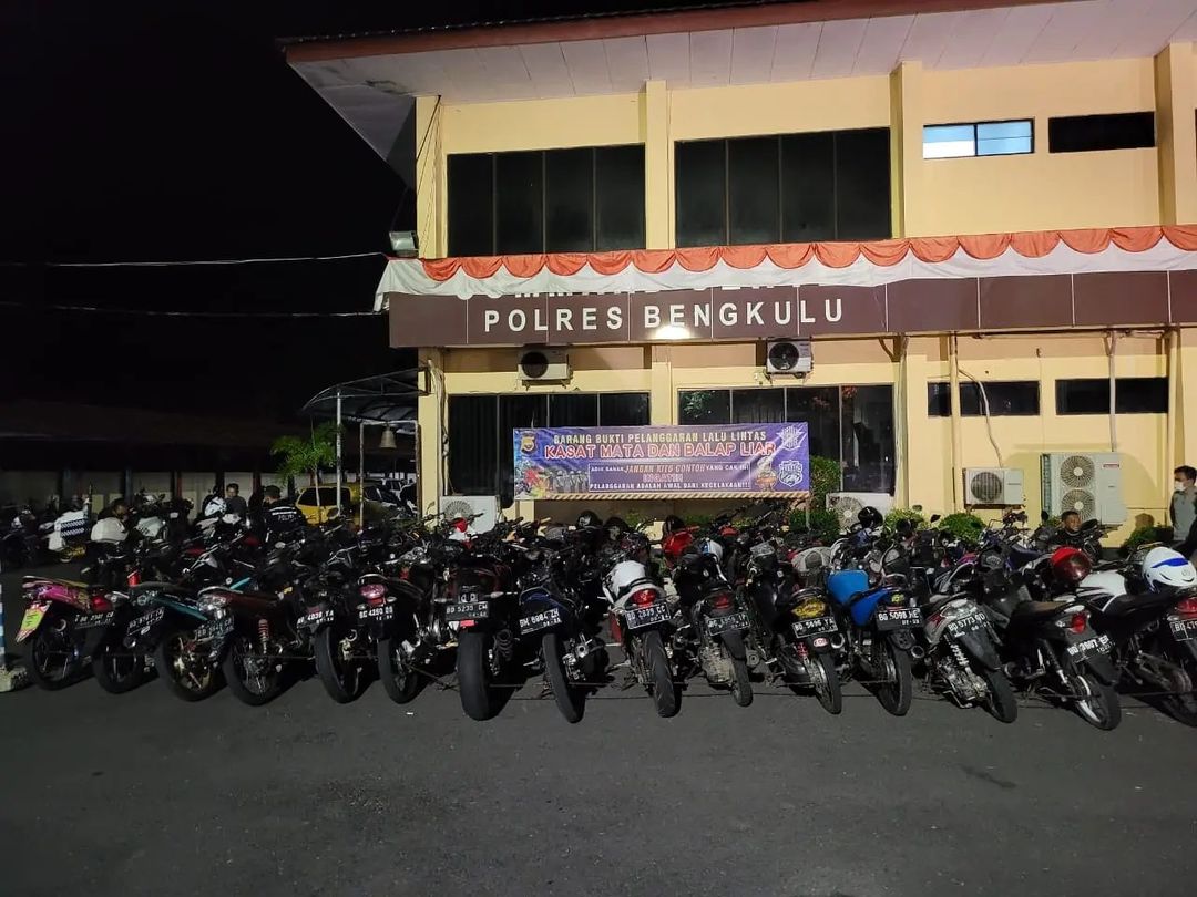 Puluhan Sepeda Motor Terjaring Razia Balap Liar di Pantai Panjang