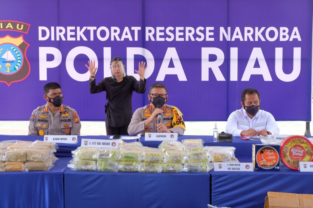 Polda Riau Amankan 117 Kg Sabu dan 1.000 Pil dari Jaringan Asal Malaysia