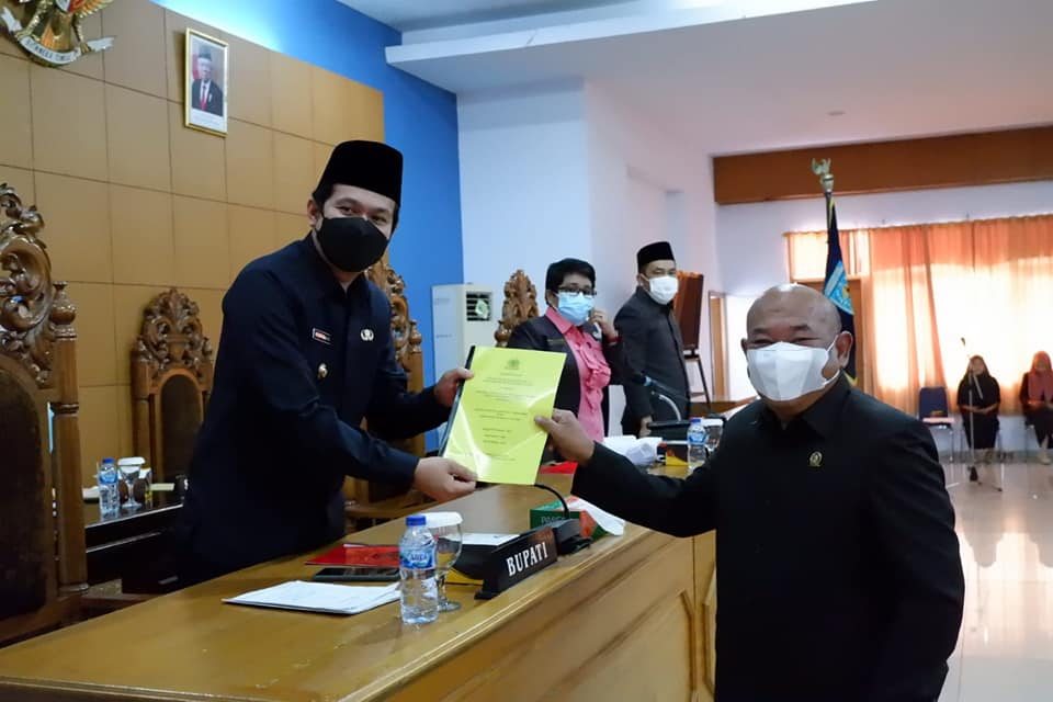 Tujuh Fraksi DPRD Bengkulu Utara Setuju Raperda PKD TA 2022 jadi Perda